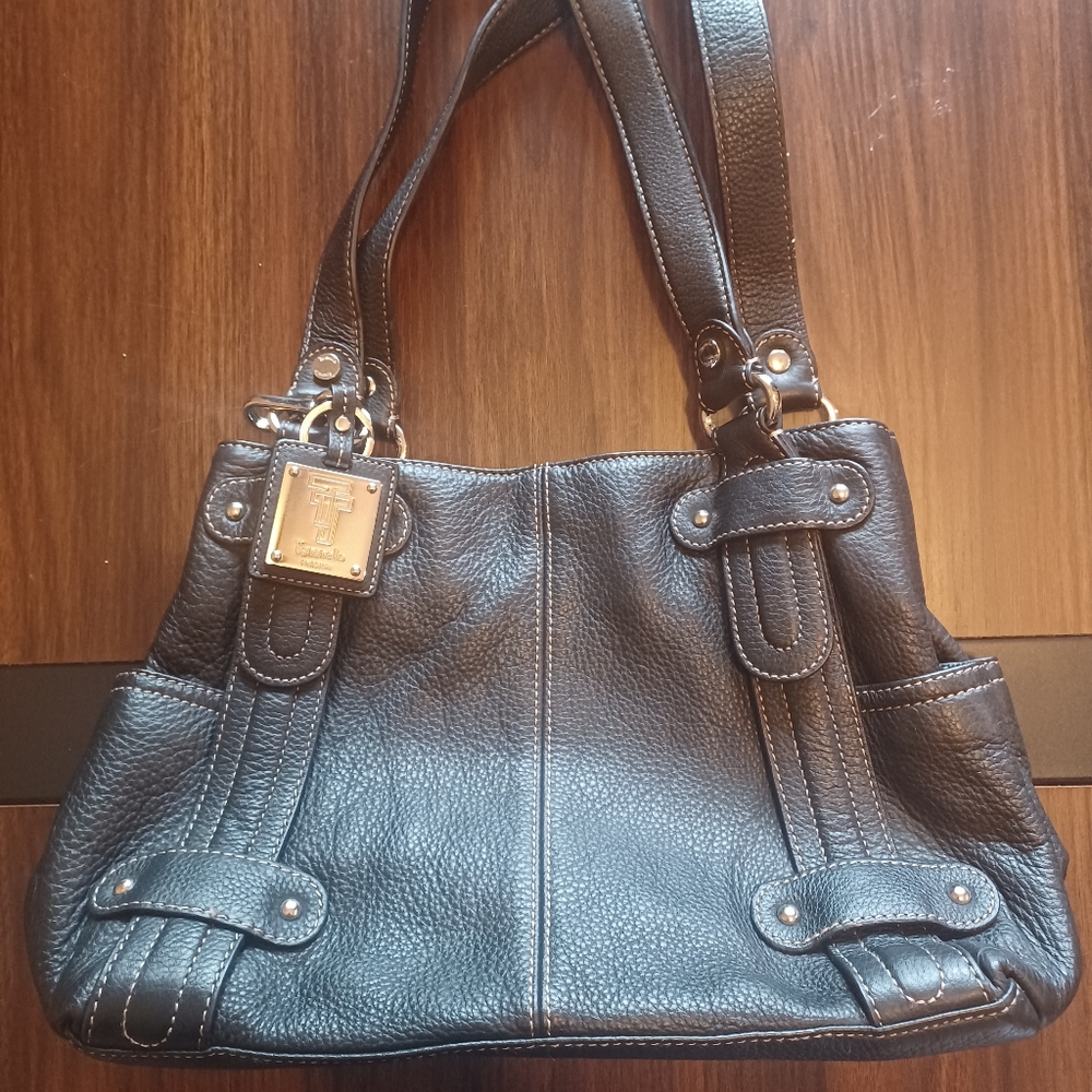 Tignanello Black Leather Shoulder Bag with Pebbled Texture